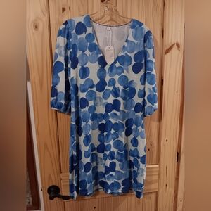 NWT Womens Size Small Quarter Sleeves Shades Of Blue and White